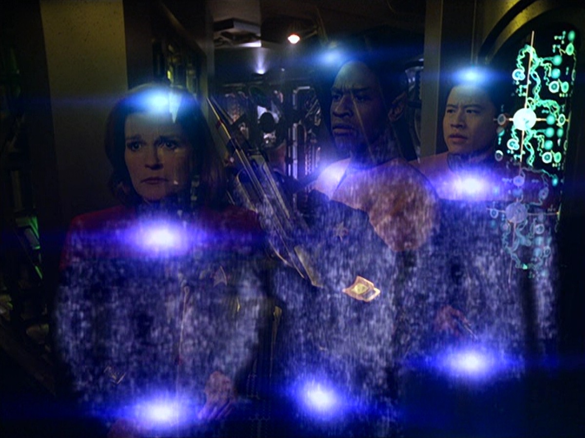 ariane179254_StarTrekVoyager_5x15_5x16_DarkFrontier_3442.jpg