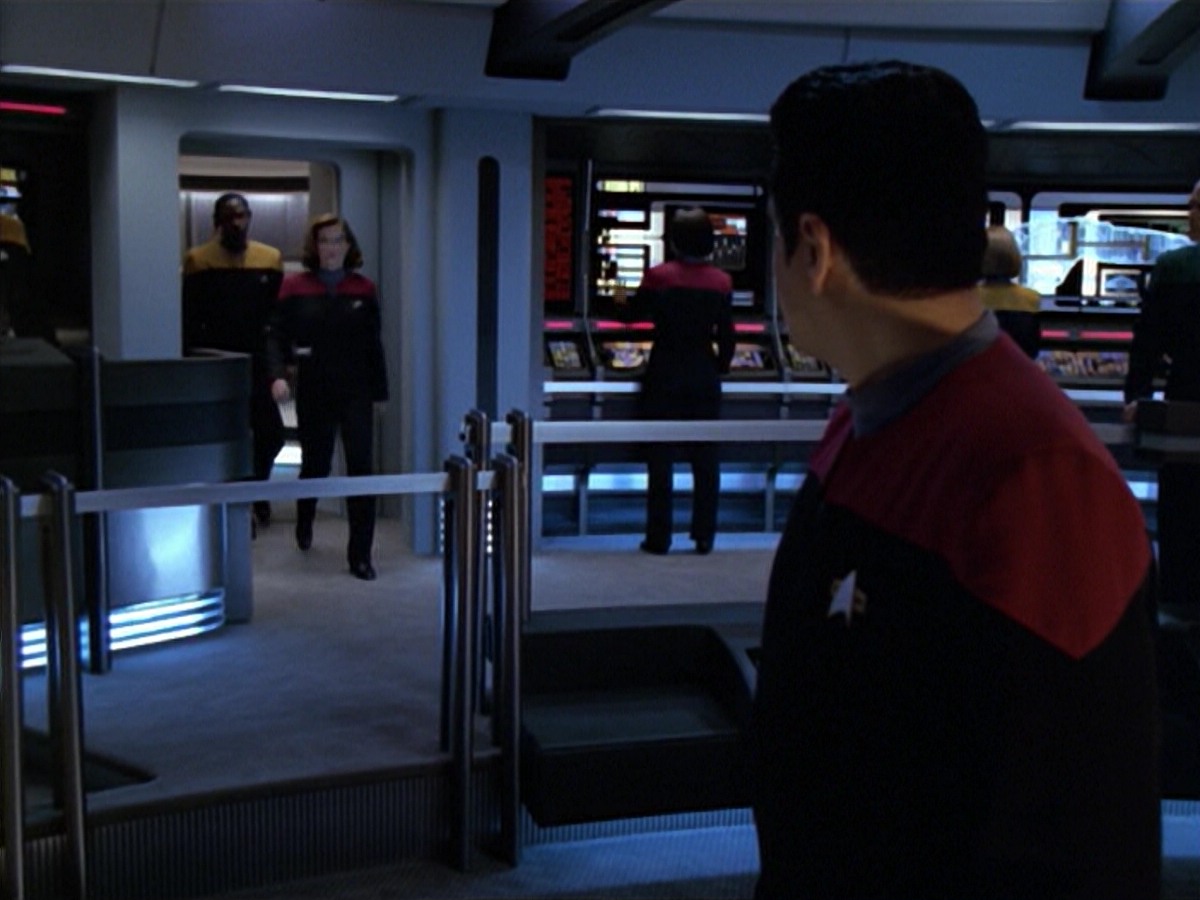 ariane179254_StarTrekVoyager_5x15_5x16_DarkFrontier_3450.jpg