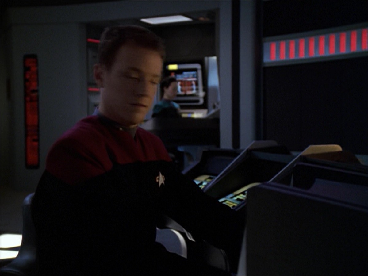 ariane179254_StarTrekVoyager_5x15_5x16_DarkFrontier_3461.jpg