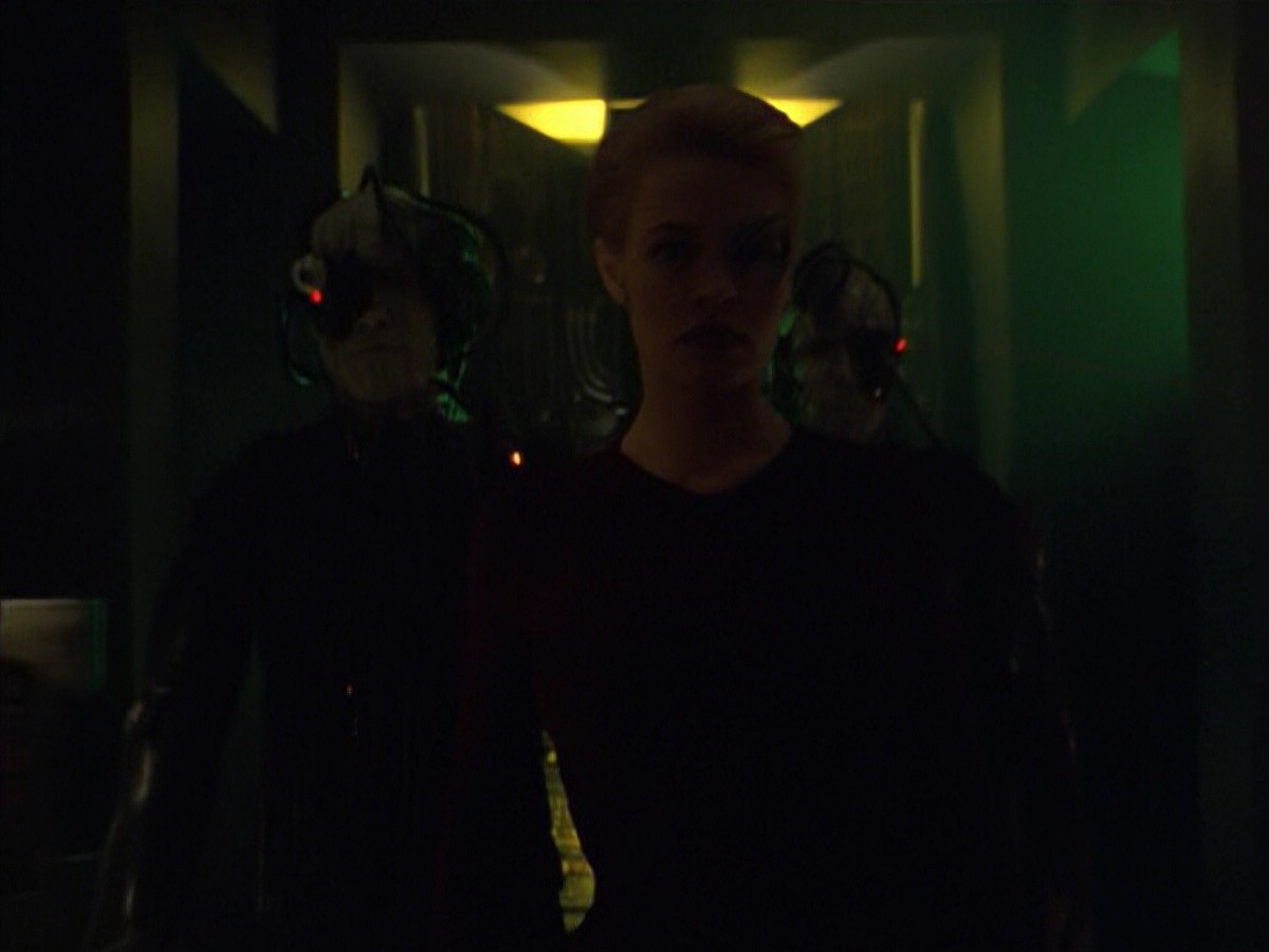 ariane179254_StarTrekVoyager_5x15_5x16_DarkFrontier_3489.jpg