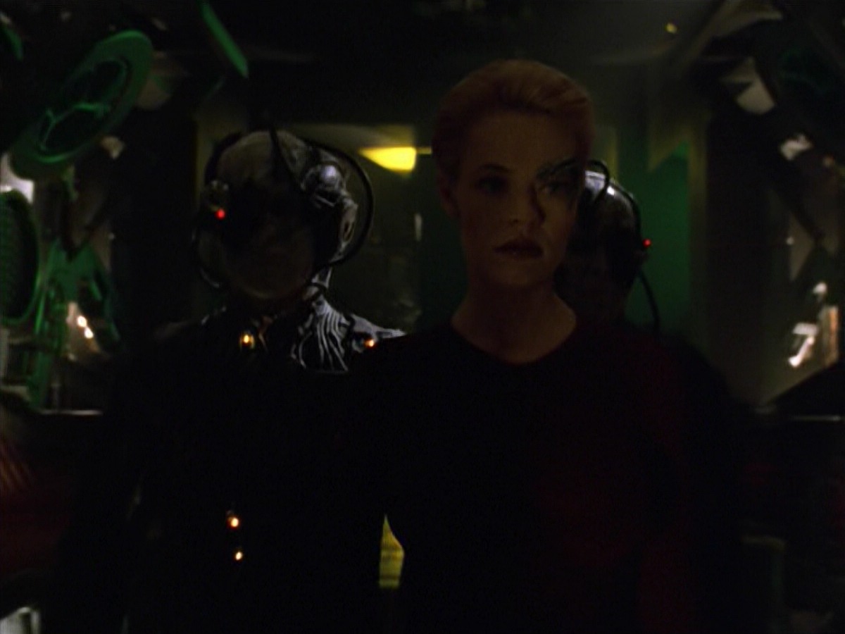 ariane179254_StarTrekVoyager_5x15_5x16_DarkFrontier_3491.jpg