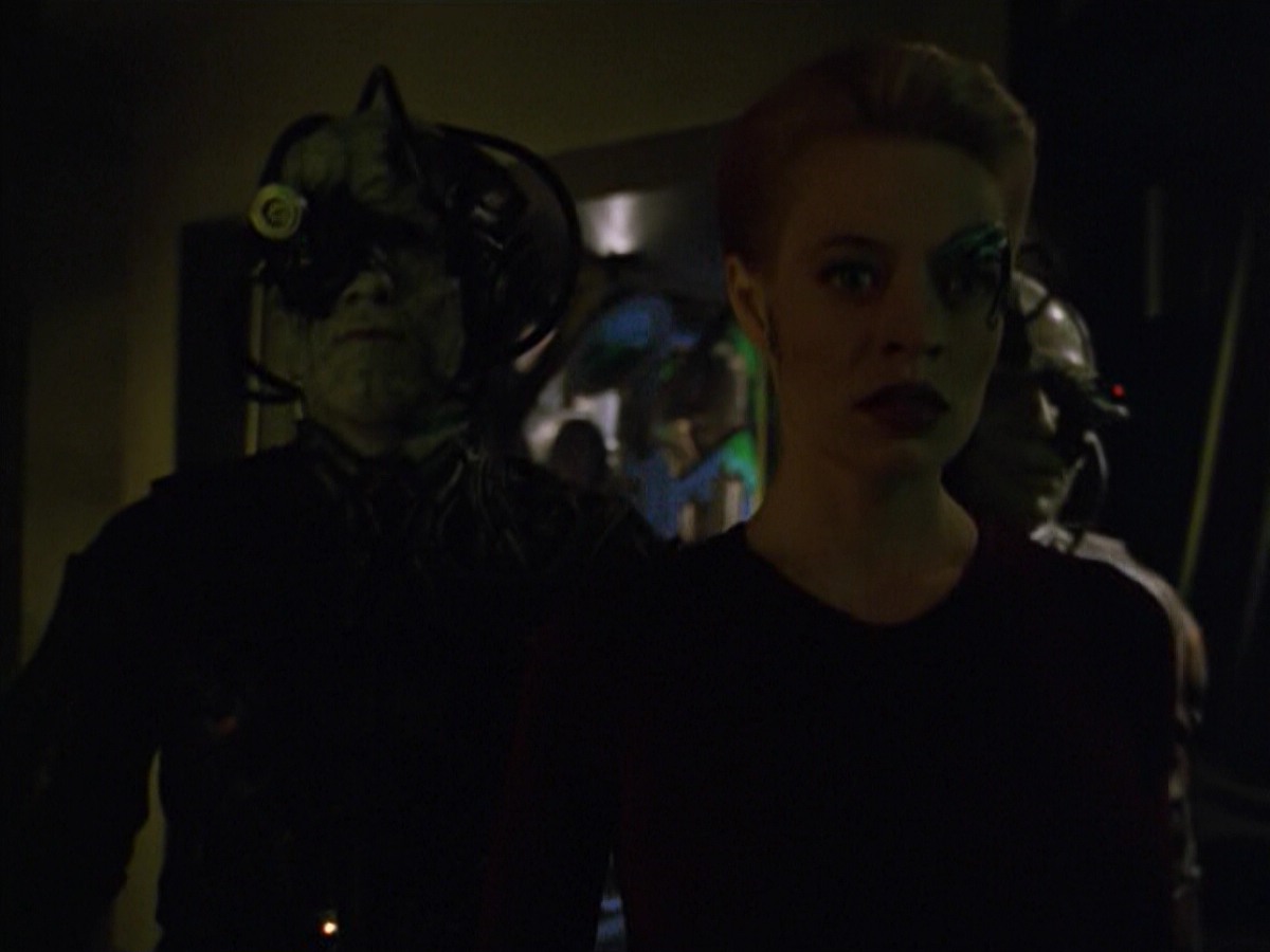ariane179254_StarTrekVoyager_5x15_5x16_DarkFrontier_3498.jpg
