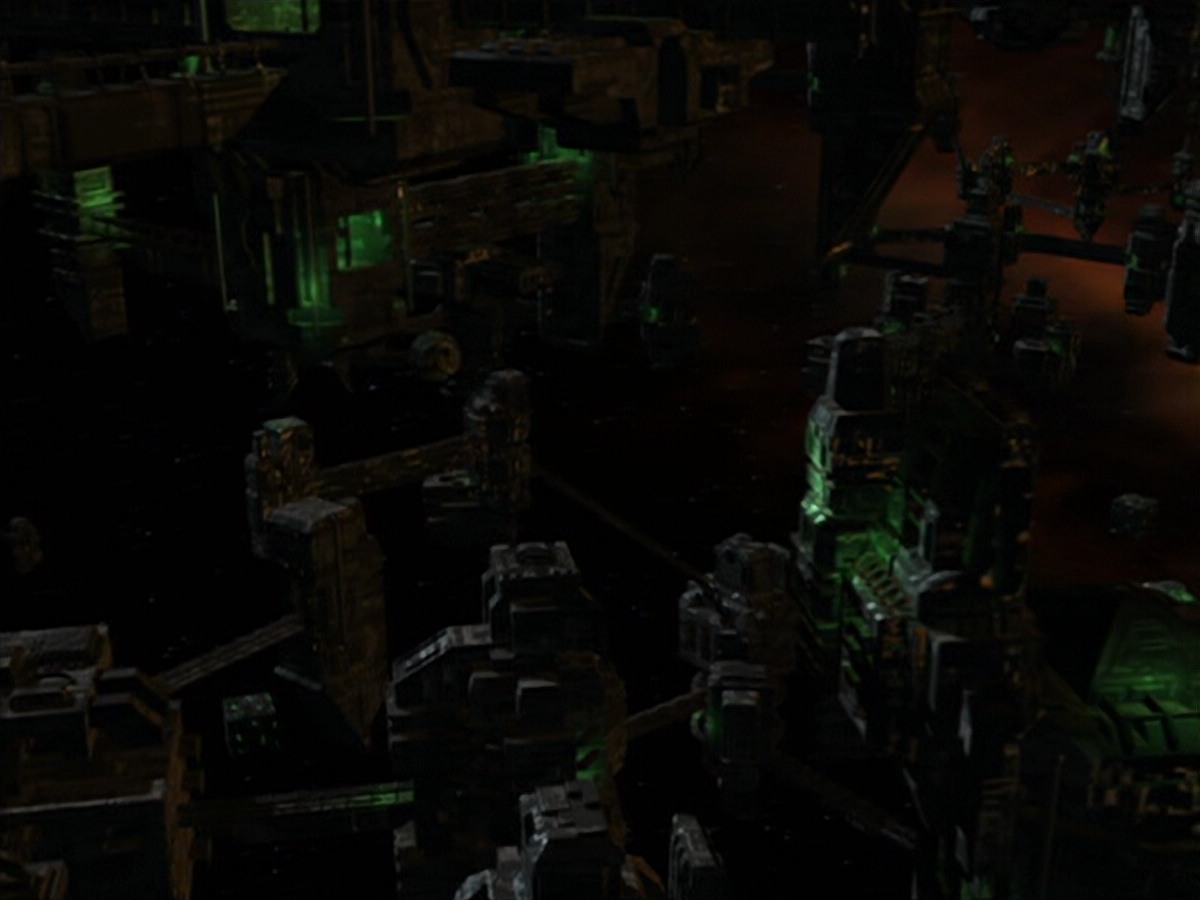 ariane179254_StarTrekVoyager_5x15_5x16_DarkFrontier_3517.jpg