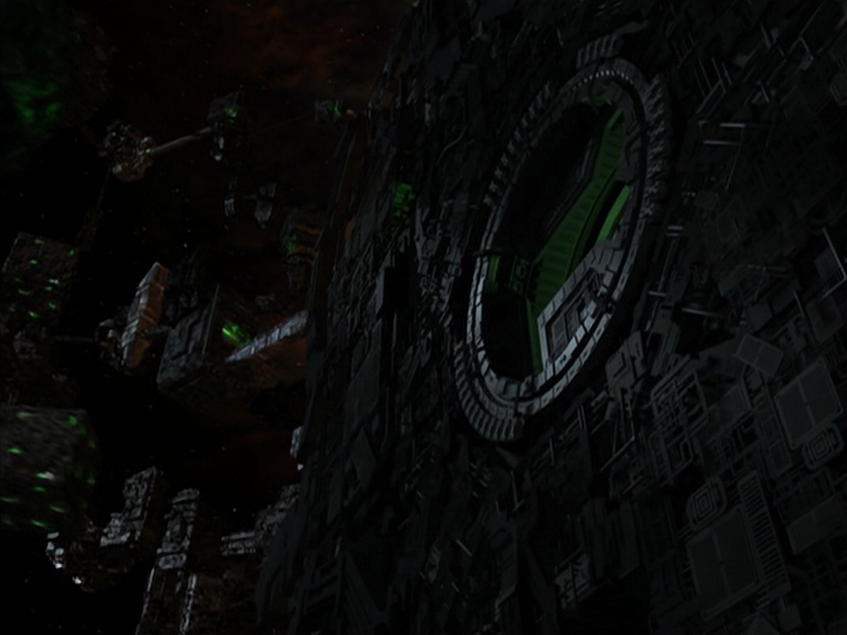 ariane179254_StarTrekVoyager_5x15_5x16_DarkFrontier_3529.jpg