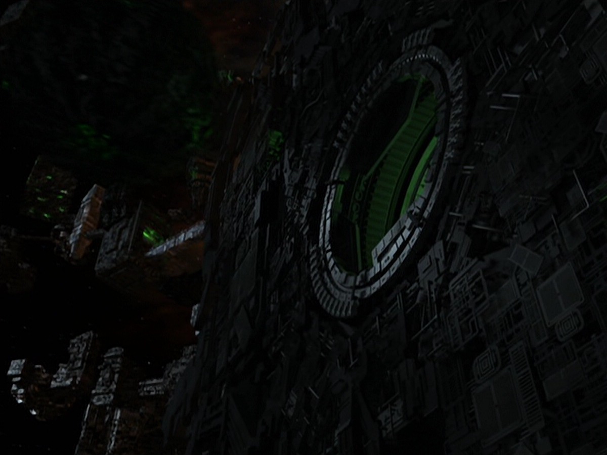 ariane179254_StarTrekVoyager_5x15_5x16_DarkFrontier_3530.jpg