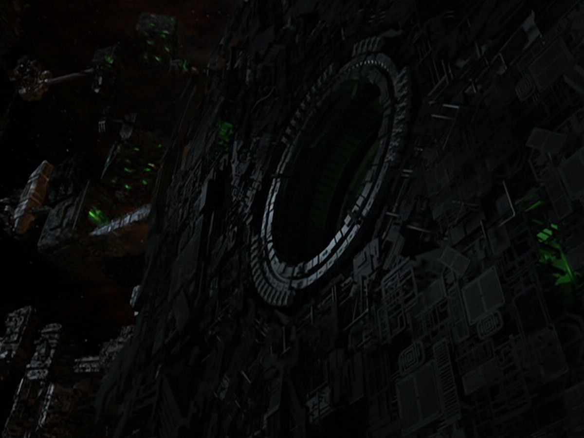 ariane179254_StarTrekVoyager_5x15_5x16_DarkFrontier_3533.jpg