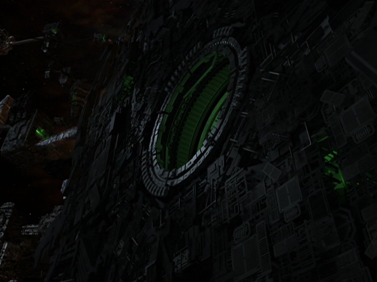 ariane179254_StarTrekVoyager_5x15_5x16_DarkFrontier_3535.jpg