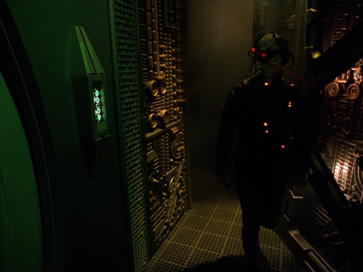 ariane179254_StarTrekVoyager_5x15_5x16_DarkFrontier_3538.jpg