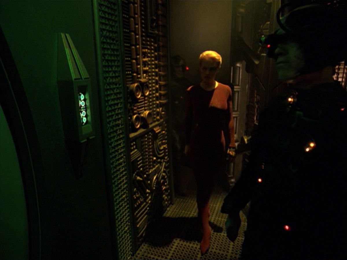 ariane179254_StarTrekVoyager_5x15_5x16_DarkFrontier_3541.jpg