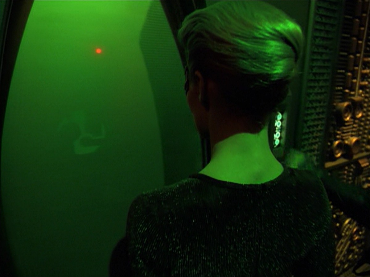 ariane179254_StarTrekVoyager_5x15_5x16_DarkFrontier_3547.jpg
