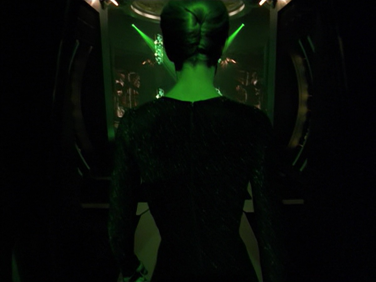 ariane179254_StarTrekVoyager_5x15_5x16_DarkFrontier_3556.jpg