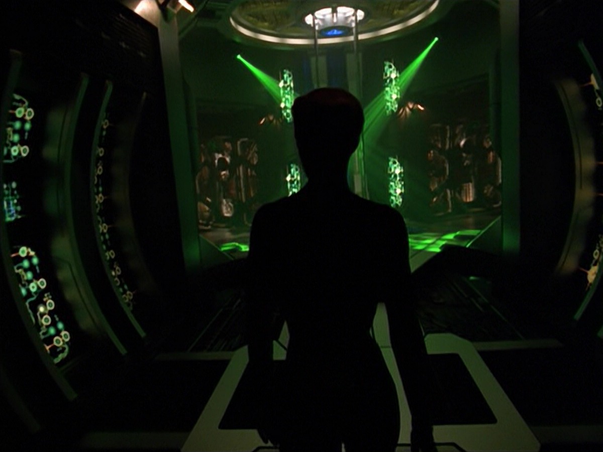 ariane179254_StarTrekVoyager_5x15_5x16_DarkFrontier_3559.jpg