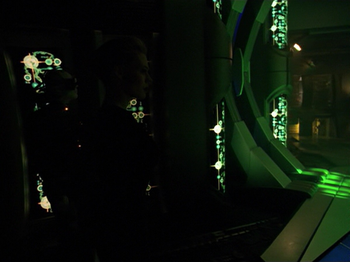 ariane179254_StarTrekVoyager_5x15_5x16_DarkFrontier_3568.jpg