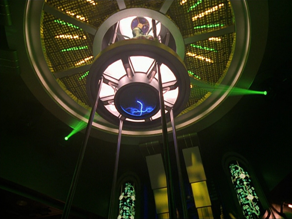 ariane179254_StarTrekVoyager_5x15_5x16_DarkFrontier_3577.jpg