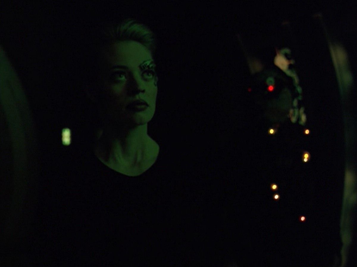 ariane179254_StarTrekVoyager_5x15_5x16_DarkFrontier_3581.jpg