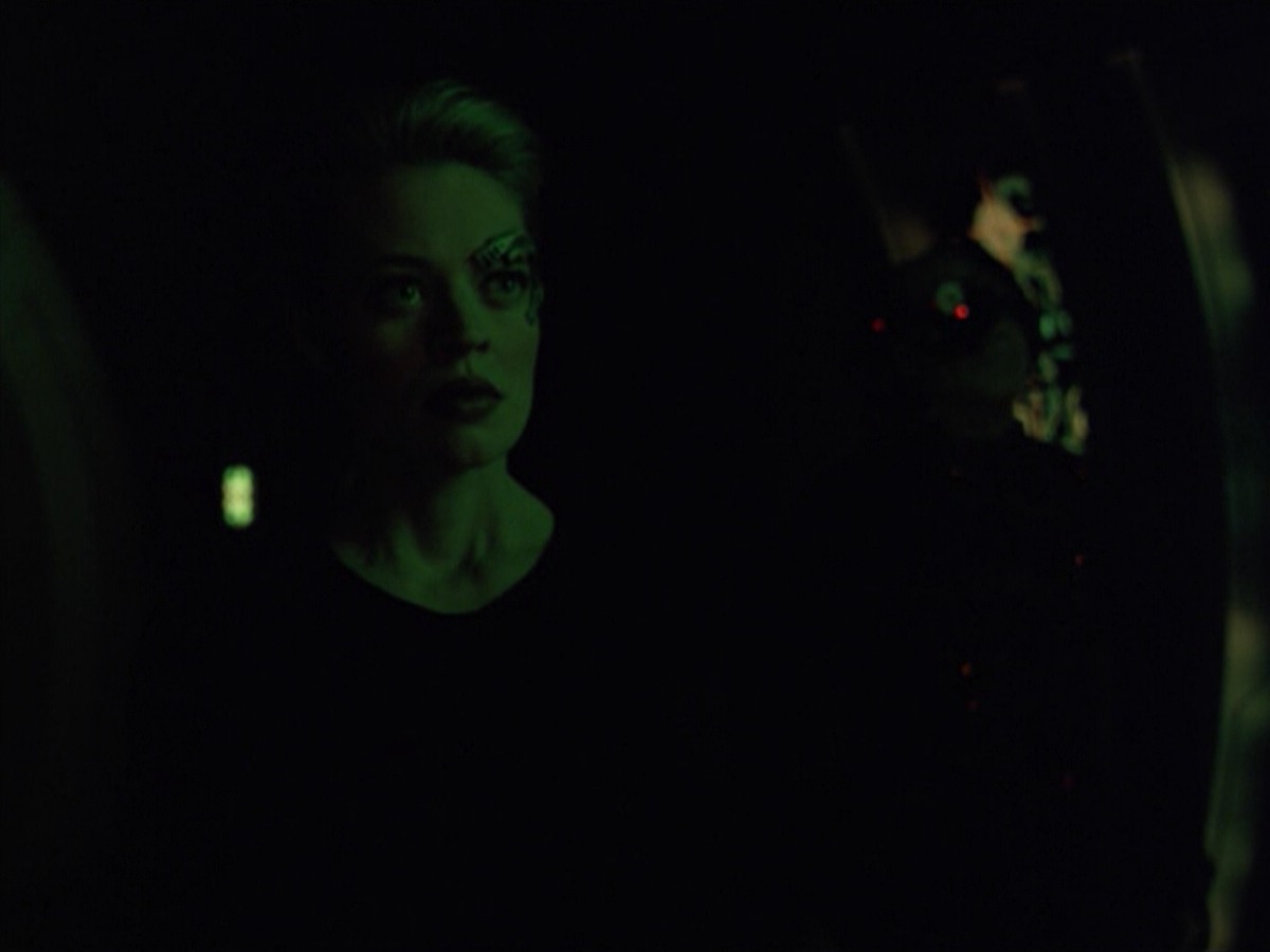 ariane179254_StarTrekVoyager_5x15_5x16_DarkFrontier_3590.jpg