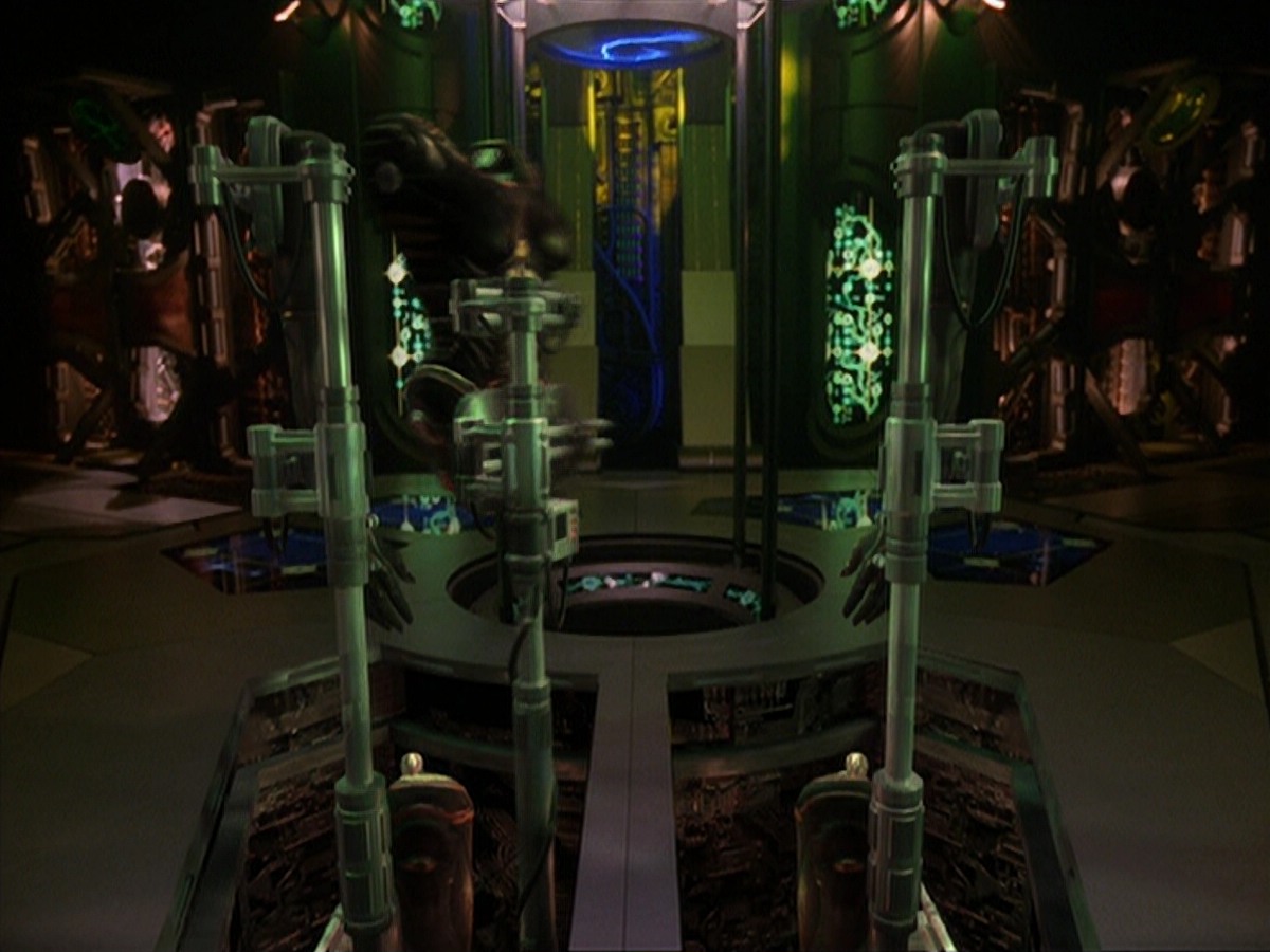 ariane179254_StarTrekVoyager_5x15_5x16_DarkFrontier_3597.jpg