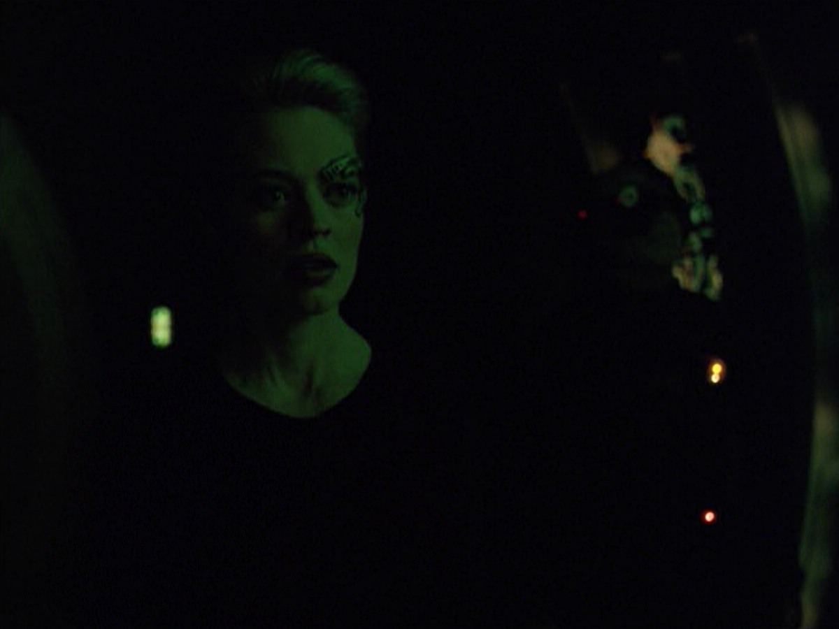 ariane179254_StarTrekVoyager_5x15_5x16_DarkFrontier_3603.jpg