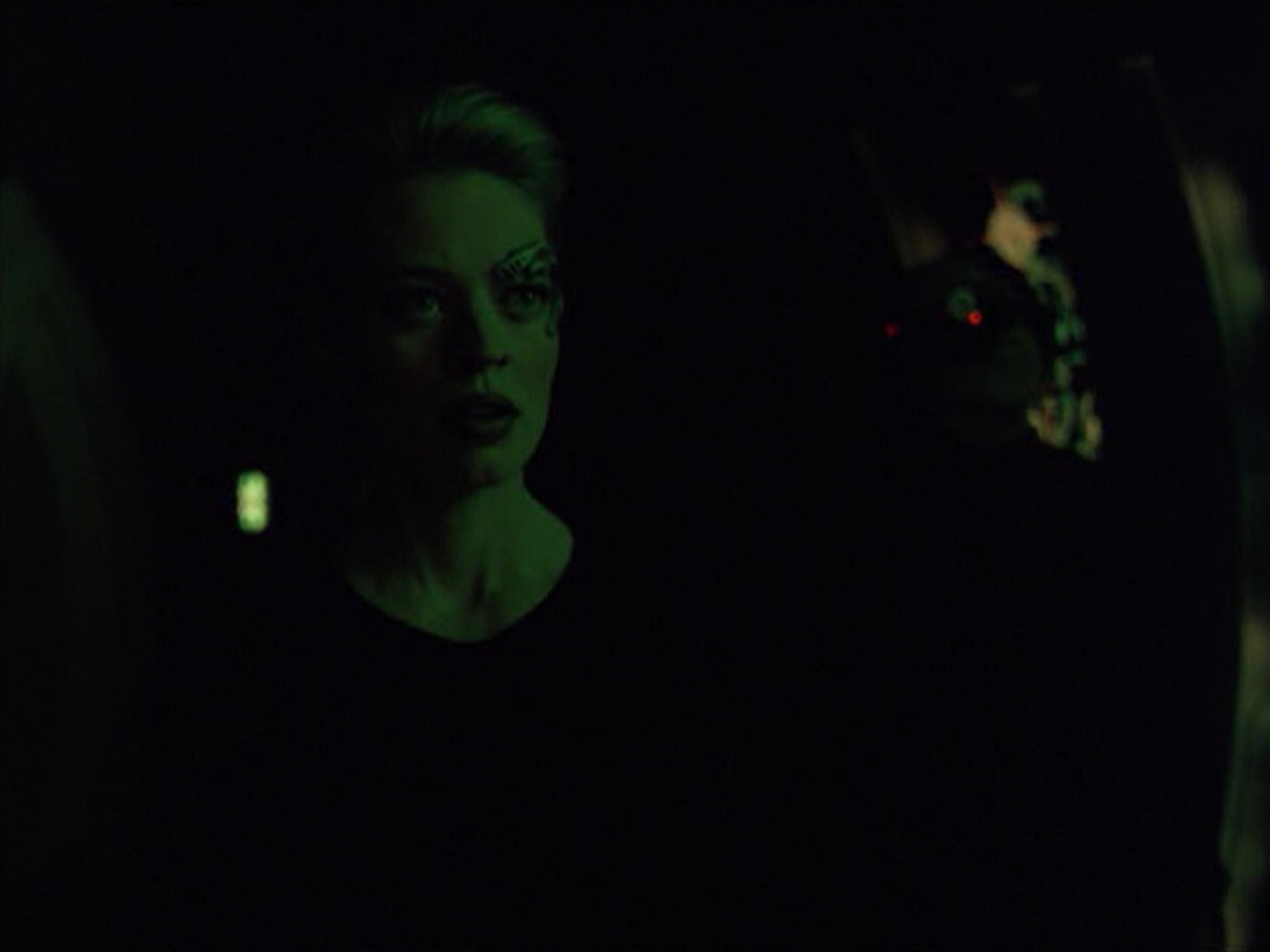 ariane179254_StarTrekVoyager_5x15_5x16_DarkFrontier_3604.jpg