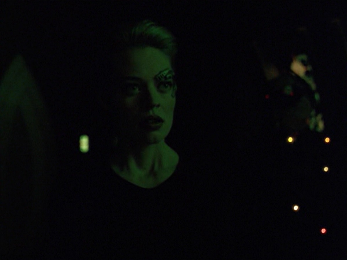 ariane179254_StarTrekVoyager_5x15_5x16_DarkFrontier_3620.jpg
