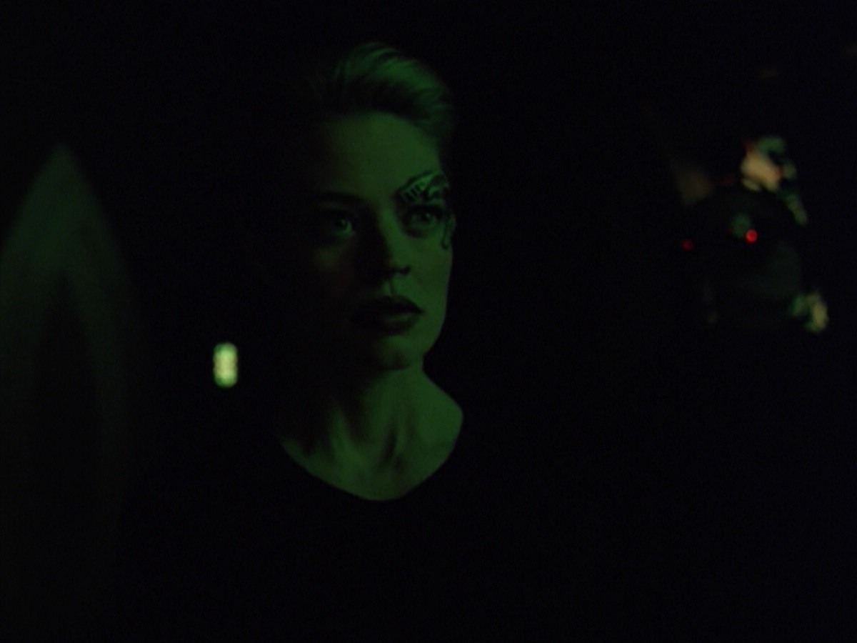 ariane179254_StarTrekVoyager_5x15_5x16_DarkFrontier_3621.jpg