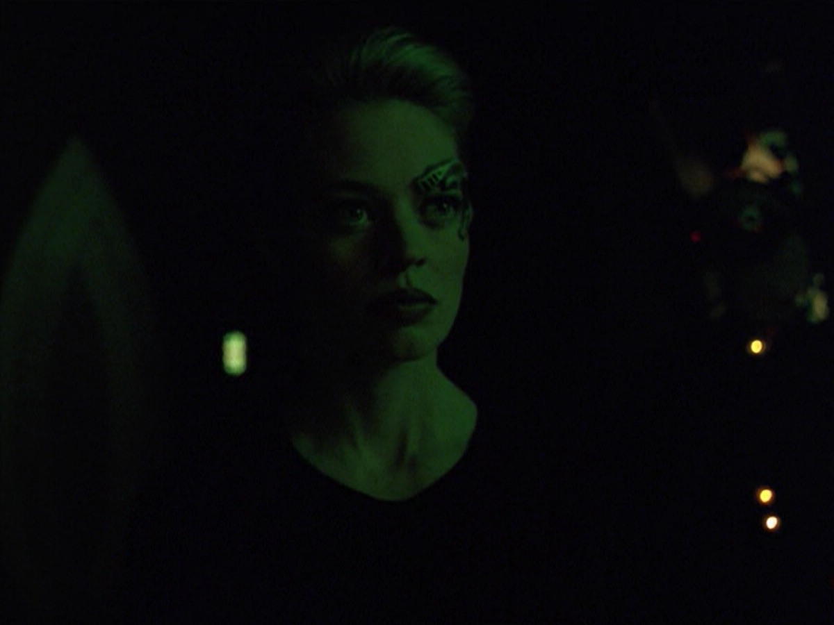 ariane179254_StarTrekVoyager_5x15_5x16_DarkFrontier_3622.jpg