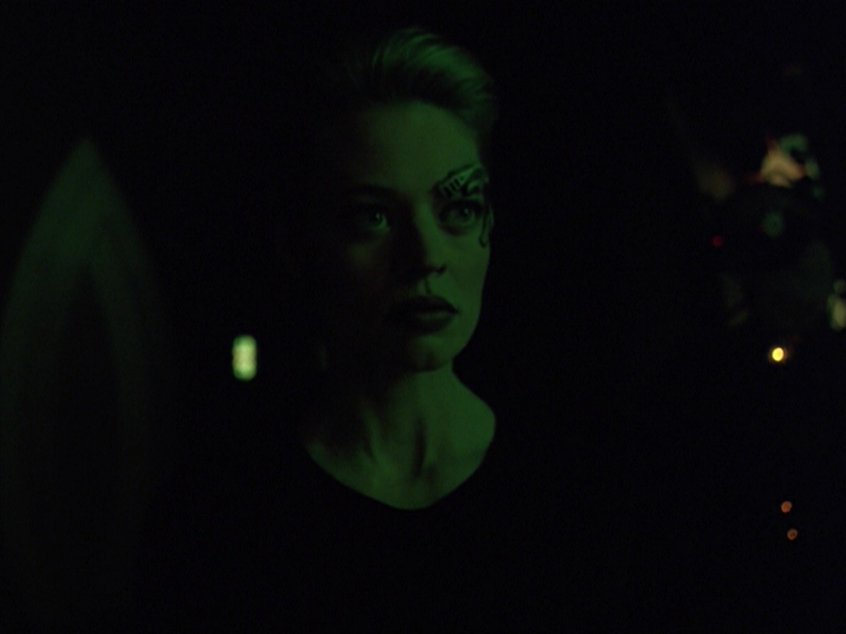 ariane179254_StarTrekVoyager_5x15_5x16_DarkFrontier_3623.jpg