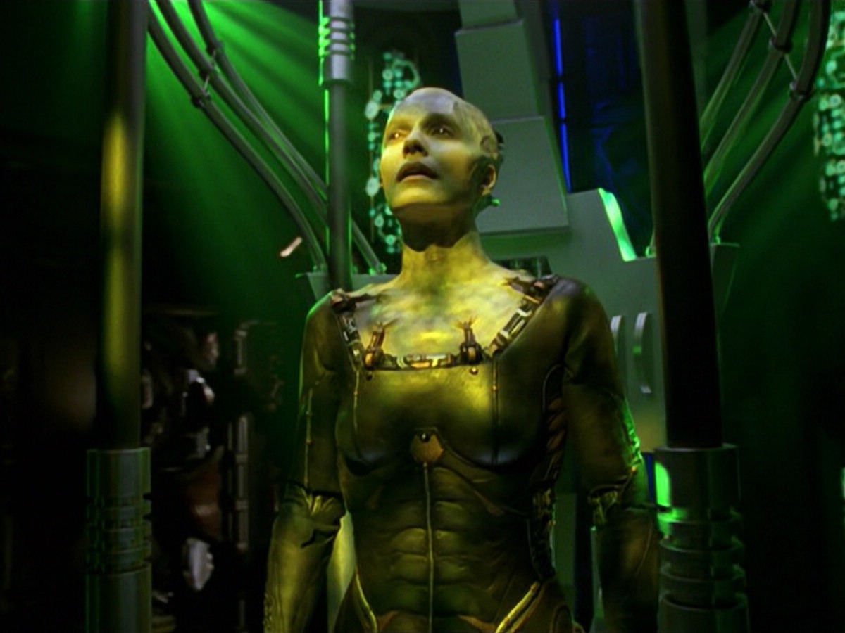 ariane179254_StarTrekVoyager_5x15_5x16_DarkFrontier_3628.jpg