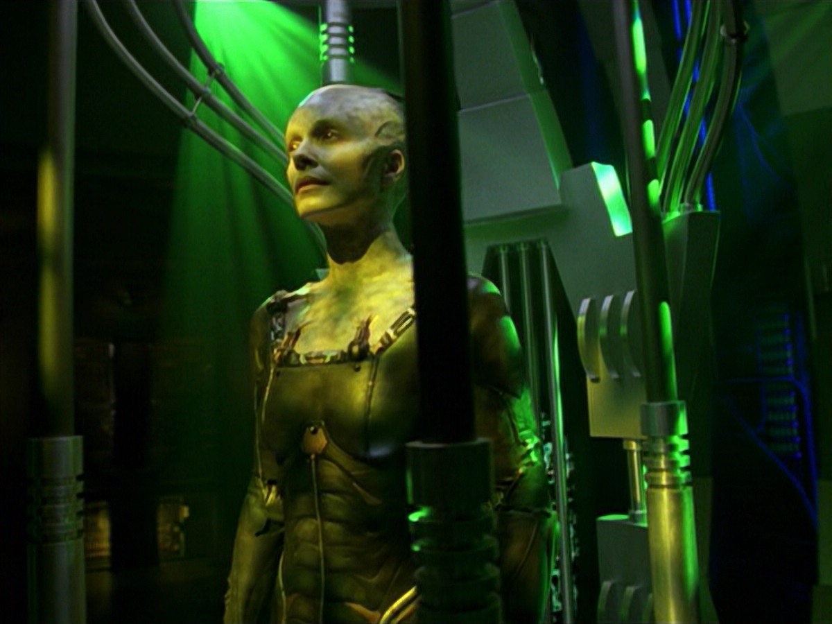 ariane179254_StarTrekVoyager_5x15_5x16_DarkFrontier_3630.jpg