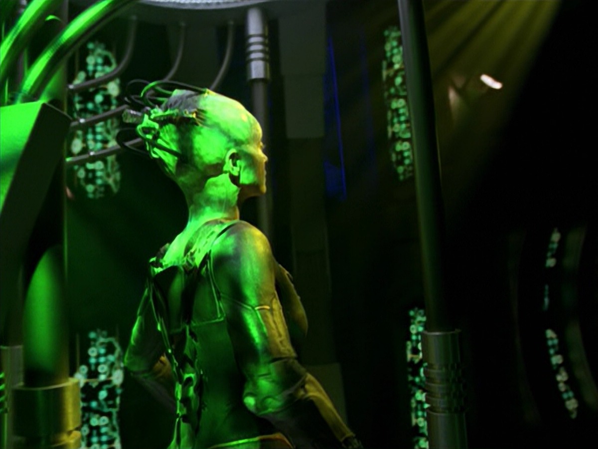 ariane179254_StarTrekVoyager_5x15_5x16_DarkFrontier_3645.jpg