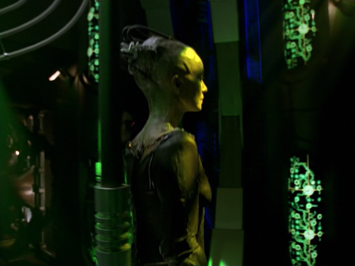 ariane179254_StarTrekVoyager_5x15_5x16_DarkFrontier_3649.jpg