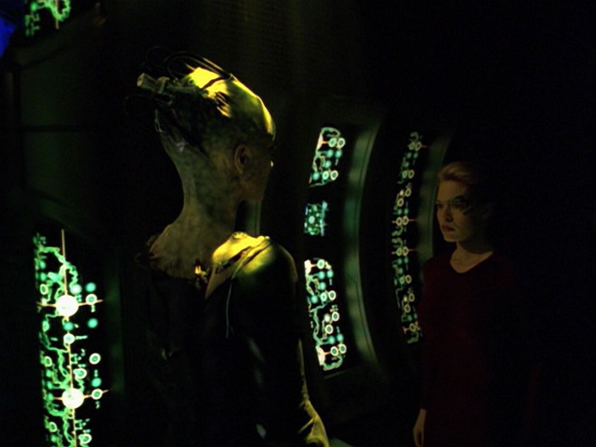 ariane179254_StarTrekVoyager_5x15_5x16_DarkFrontier_3654.jpg
