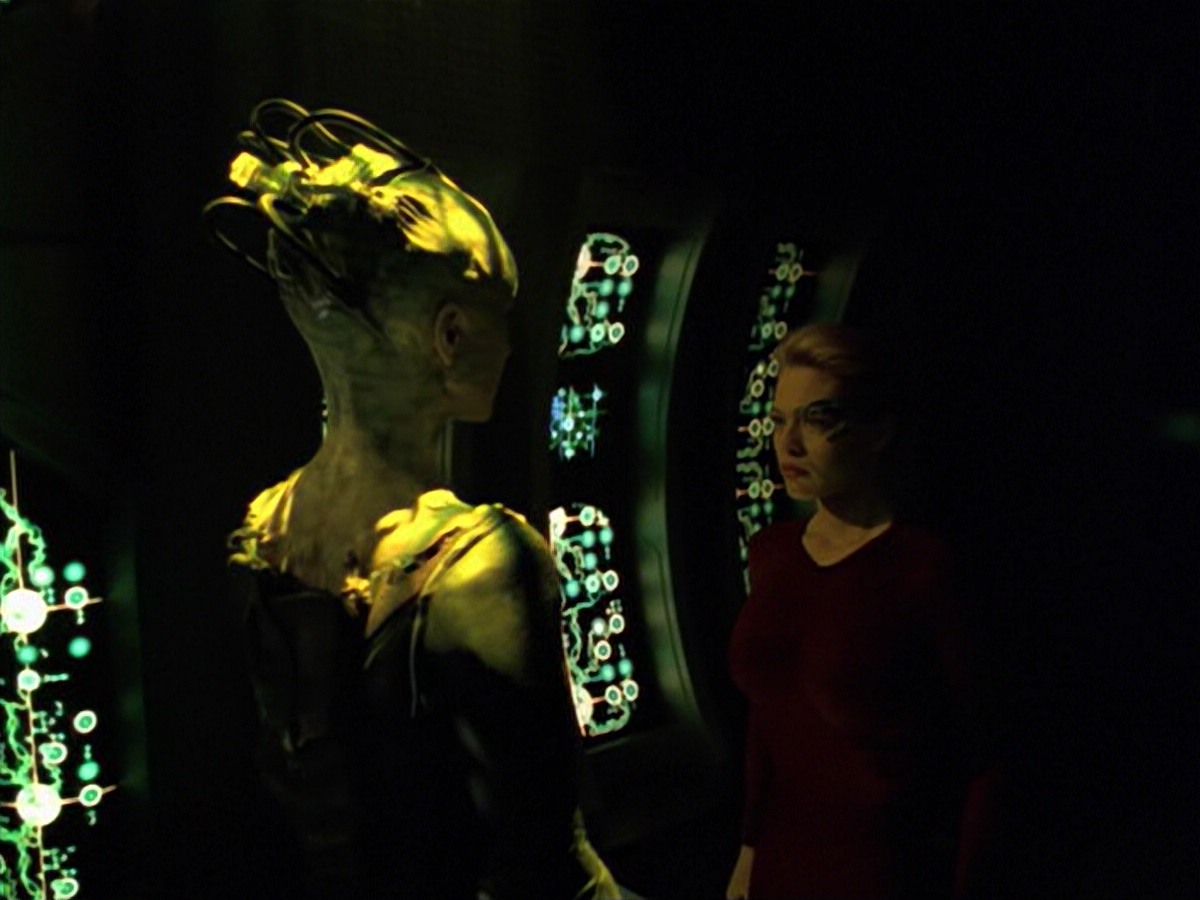 ariane179254_StarTrekVoyager_5x15_5x16_DarkFrontier_3655.jpg
