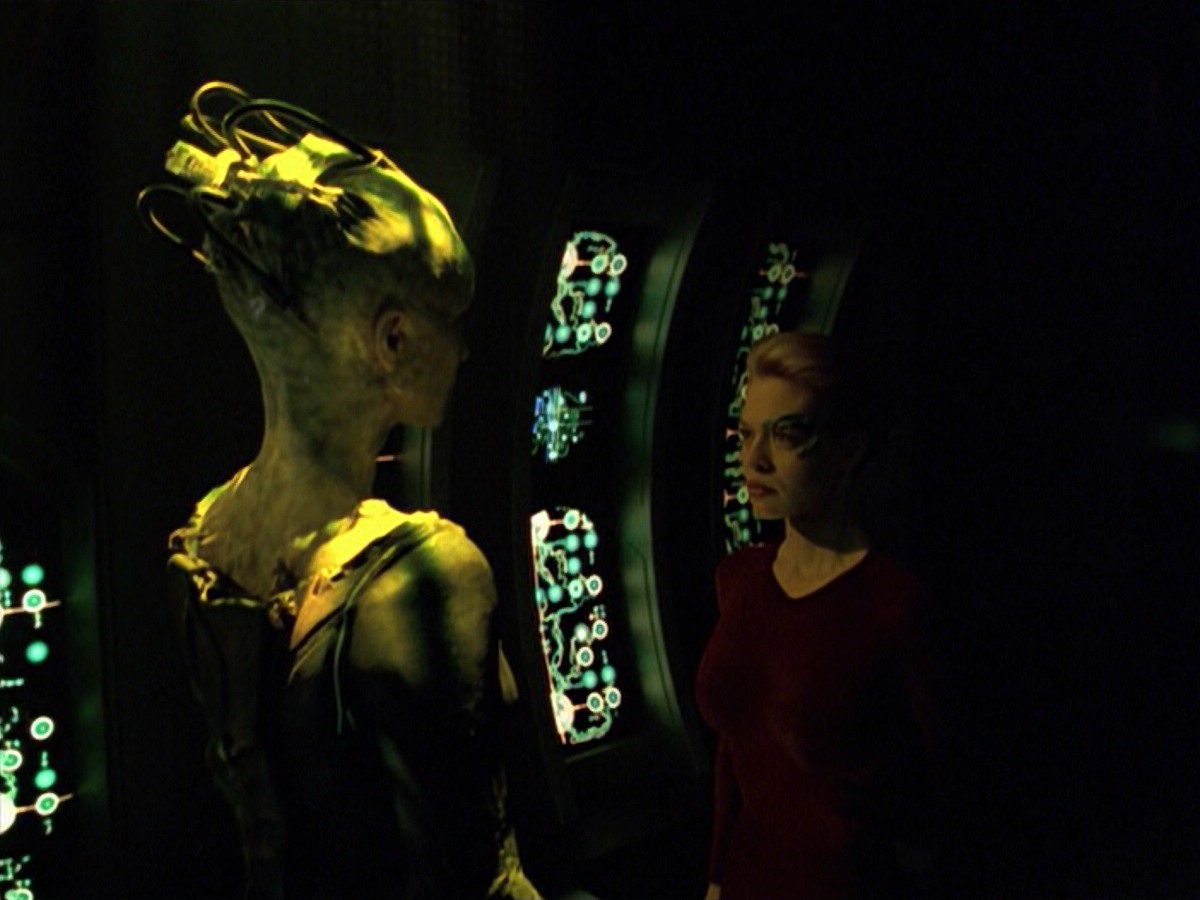 ariane179254_StarTrekVoyager_5x15_5x16_DarkFrontier_3656.jpg