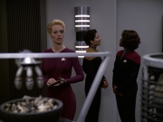 ariane179254_StarTrekVoyager_5x15_5x16_DarkFrontier_0679.jpg