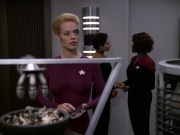 ariane179254_StarTrekVoyager_5x15_5x16_DarkFrontier_0690.jpg
