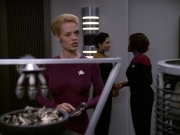 ariane179254_StarTrekVoyager_5x15_5x16_DarkFrontier_0699.jpg