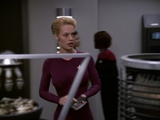 ariane179254_StarTrekVoyager_5x15_5x16_DarkFrontier_0701.jpg
