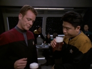 ariane179254_StarTrekVoyager_5x15_5x16_DarkFrontier_0711.jpg