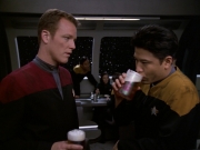 ariane179254_StarTrekVoyager_5x15_5x16_DarkFrontier_0712.jpg