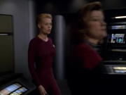 ariane179254_StarTrekVoyager_5x15_5x16_DarkFrontier_0729.jpg