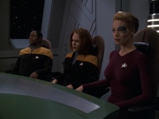 ariane179254_StarTrekVoyager_5x15_5x16_DarkFrontier_0855.jpg