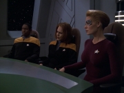 ariane179254_StarTrekVoyager_5x15_5x16_DarkFrontier_0879.jpg