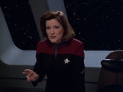 ariane179254_StarTrekVoyager_5x15_5x16_DarkFrontier_0901.jpg