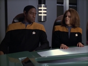 ariane179254_StarTrekVoyager_5x15_5x16_DarkFrontier_0922.jpg