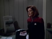 ariane179254_StarTrekVoyager_5x15_5x16_DarkFrontier_1056.jpg