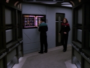 ariane179254_StarTrekVoyager_5x15_5x16_DarkFrontier_2099.jpg
