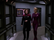 ariane179254_StarTrekVoyager_5x15_5x16_DarkFrontier_2102.jpg