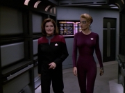 ariane179254_StarTrekVoyager_5x15_5x16_DarkFrontier_2104.jpg