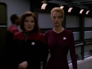 ariane179254_StarTrekVoyager_5x15_5x16_DarkFrontier_2108.jpg